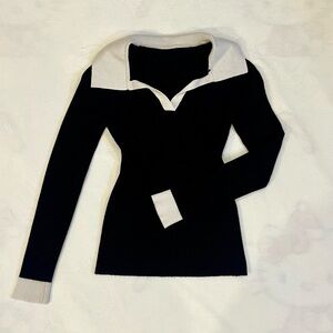 Business Casual Black and White V-Neck Collar Women's Top